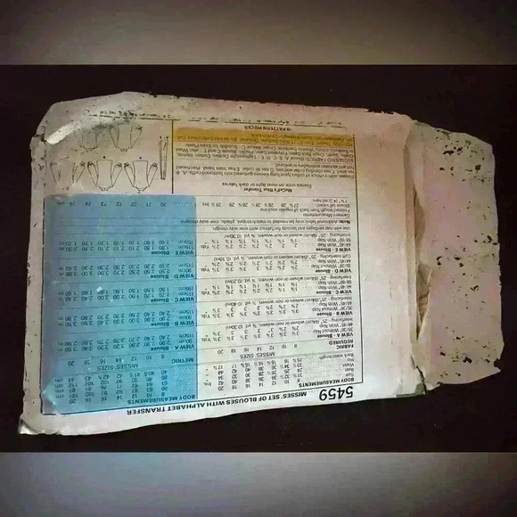 Vintage 1970s blouse, sewing pattern size 14 - Picture 2 of 2